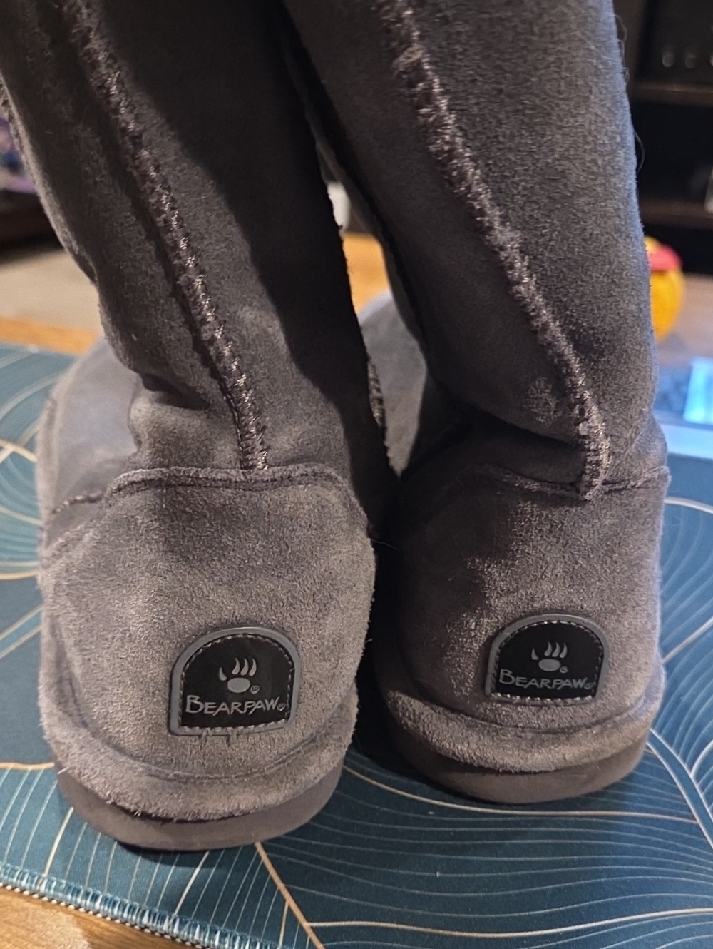 Womens Bearpaw Size 11 Boots